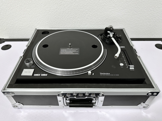 2nd Hand: Technics SL-1210 GR inkl. Case, neuwertiger Zustand - Verfügbar 2Stück