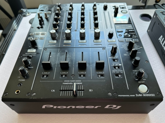 2nd Hand: Pioneer DJ DJM-900NXS2