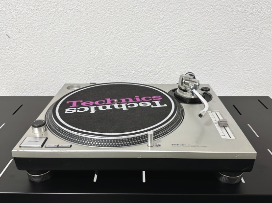 2nd Hand: Technics Quartz - SL-1200MKII