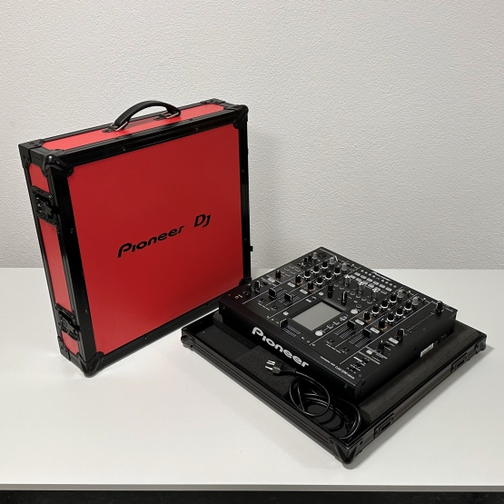 2nd Hand: Pioneer DJ DJM 2000 Nexus + Case